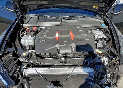 2025 Audi Sq8 Prestige z USA, uszkodzony, nr VIN WA1CWBF19SD038002